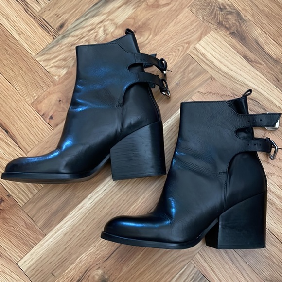 Zara black leather ankle boots - Picture 2 of 4
